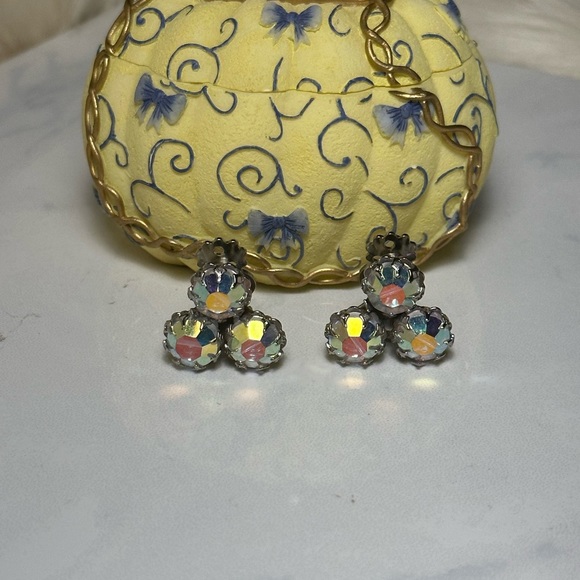 Golden Sparkle Crystal Bead Cluster Earrings Clip On - Picture 1 of 12